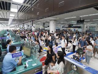 深圳湾边检站上半年查验出入境人员超1800万人次