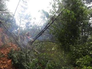 绥宁县麻塘乡遭遇特大暴雨 10小时打通生命救援通道