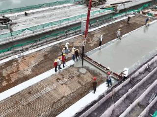 玄岳大道神定河大桥桥面铺装预计本月底完工