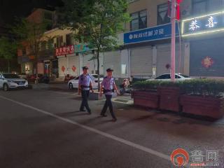 枣庄高新区公安分局强化夜间巡逻防护为群众点亮“平安灯”