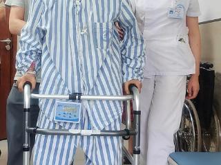 103岁老人不慎摔倒致股骨颈骨折 新都中医医院突破高龄手术“禁区”