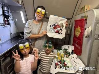 东航推特色航班与乘客万米高空共迎青岛啤酒节