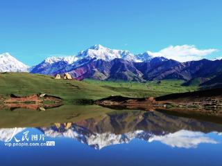 新疆温宿：夏日草原风光壮美