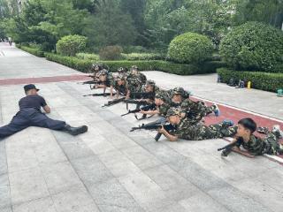萌娃军训促成长，淄博绿城百合退役军人服务站开展暑期系列活动