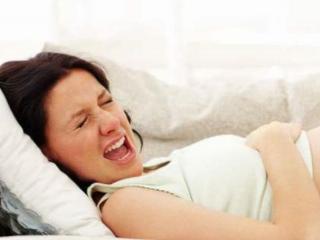 孕期晚上睡觉做噩梦，胎儿会有什么感受？看完真想抱抱他