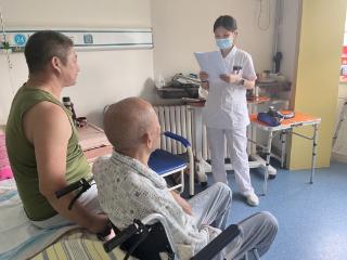 济南医院中西医结合病区组织偏瘫患者体位摆放与转移训练