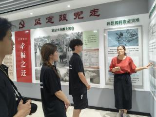 西安翻译学院生态保护实践团前往杨庙社区进行环境保护宣传