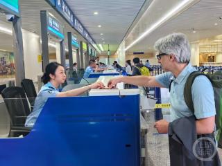 今年来重庆江北国际机场口岸出入境人员突破100万人次