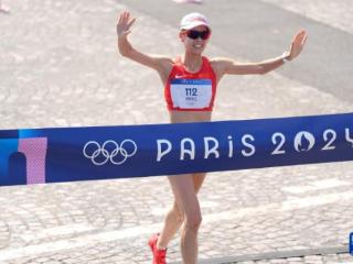 奥运播报丨杨家玉夺得女子20公里竞走冠军 “我要走出一个自信的自己”