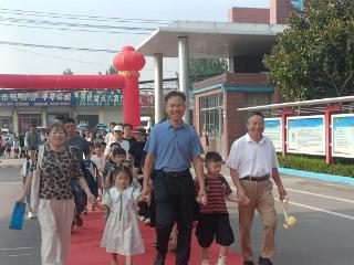 临沂新桥小学一年级新生入学啦