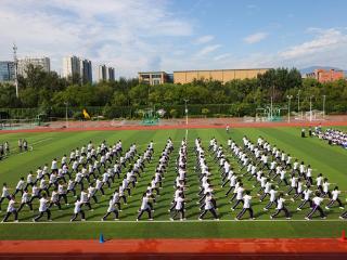 清华附中永丰学校：奥运冠军、英雄航天员开讲“开学第一课”