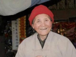 终南山第一女隐士连续打坐108天，归隐41年，拒绝参加儿子婚礼