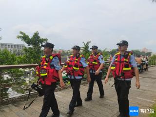 防御台风“摩羯”，海口海岸警察联合多部门紧急动员渔民提前上岸