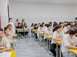 开学季∣直击郑州医药健康职业学院新学期开学第一天