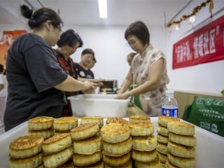 邯郸复兴区：猜灯谜做月饼 传承非遗庆中秋