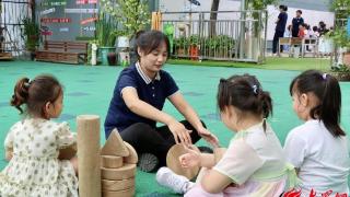 【师者如光 点亮教育强国梦】七彩幼儿园孙晓飞：爱的传递者，梦想的引路人