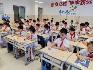 济南高新区稼轩小学五（一）班开展第27届“推普周”活动