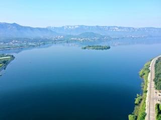 初秋俯瞰济南卧虎山水库：碧波荡漾！蓄水达5800万立方米