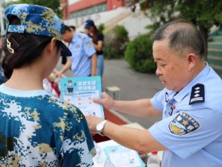 奎文区开展防范青少年涉麻精药品等成瘾性物质滥用主题宣传活动