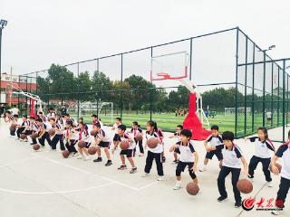 宁阳县实验小学合理利用学校周边全民健身广场 助力学生身体素质提升