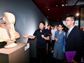 “薪技艺”国际工艺美术巡展﹒邀请展在国家大剧院开幕