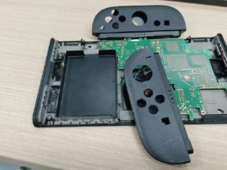 Switch2实物图曝光引热议 国外玩家：不就是大号NS？