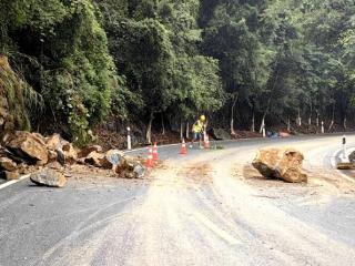 凤山公路养护中心全力保畅护通途