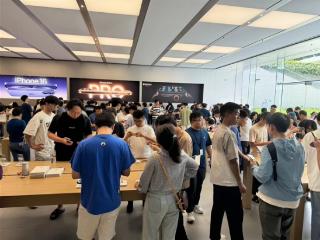 “强周期”没来 iPhone 16系列首发遇冷：黄牛拒收Pro等版本