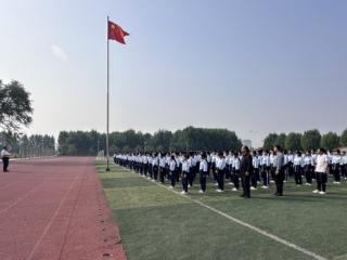 菏泽鲁西新区陈集镇中学举办“孔子诞辰日 人人读《论语》”活动