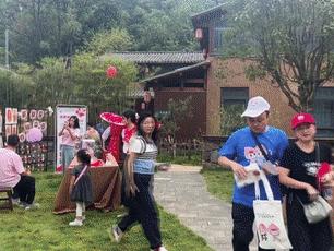 千余市民参与十堰首届生态登山活动