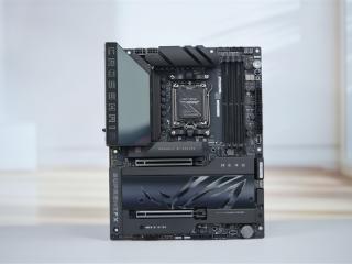 ROG CROSSHAIR X870E HERO主板首发评测：9000系锐龙满血旗舰搭档 AI智能超频让小白轻松榨干潜能