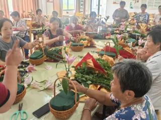 苏州园区彩莲社区鲜花献礼迎国庆