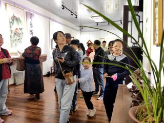 青岛平度：“醉美金秋”高登舟、舒杰、空间陈设书画展开展