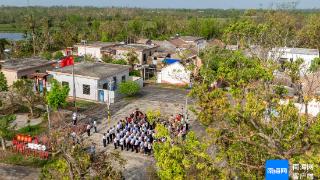 今天我升旗丨一面旗一份爱国情 文昌“国旗村”连续9年国庆节升旗