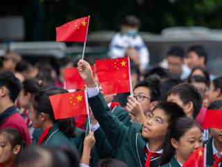 红旗飘扬祝福祖国！雨花台烈士陵园举行国庆升旗仪式