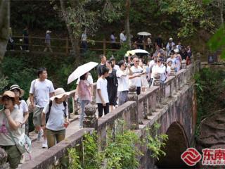 三明泰宁：国庆迎来首个客流小高峰