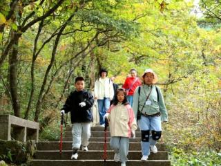 10月3日，黄山风景区迎客34000人