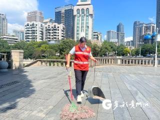 【国庆最忙的人】街头巷尾的“城市美容师”