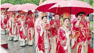 玫瑰婚典在杭州浪漫上演 全国百对新人共谱新时代“西湘记”爱情诗篇