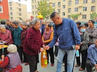 济南市莱芜区凤城街道姚家岭社区：重阳佳节献温情 文艺汇演暖人心