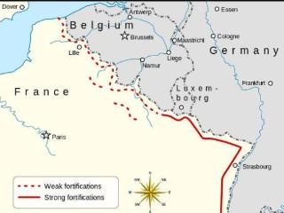 德国构建的大西洋壁垒，法国的马奇诺防线，哪一条防线更坚固？