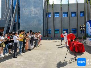 海南首部文旅推介网络短剧《大宋顶流苏东坡穿越之海岛BUS觅食记》开机