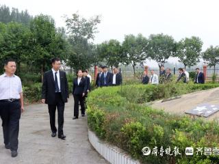 杨庄集镇组织开展纪念烈士活动