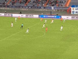 中超-泰山2球被吹仍4-1津门虎 刘彬彬破荒克雷桑双响