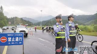 宜春交警明月山大队为赛事保驾护航