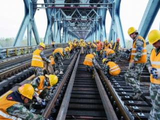 南京长江大桥铁路桥桥枕换新