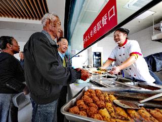 养老助餐服务守护一餐热饭