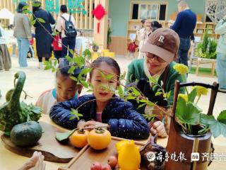 德州一幼儿园里的花艺展吸引千人“围观”