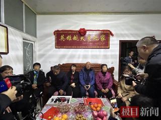 神十九发射任务圆满成功，点火瞬间蔡旭哲姐姐动情落泪：亲情让人忍不住忐忑