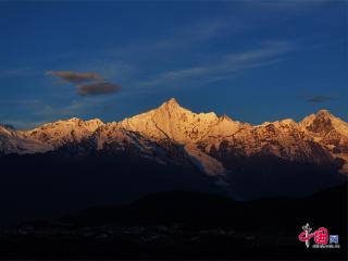 秋冬在德钦：从晨光到黄昏，在梅里雪山寻找最美的风景！